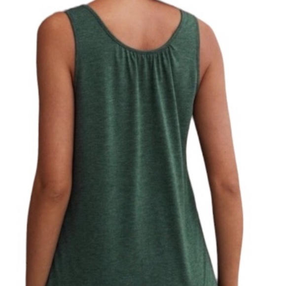 New Green keyhole sleeveless tank top - Picture 2 of 8